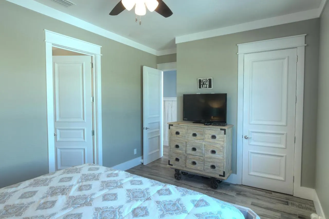Holiday home Making Waves - Huge Heated Beachfront Pool Hot Tub! Best In Pcb! Panama City Beach