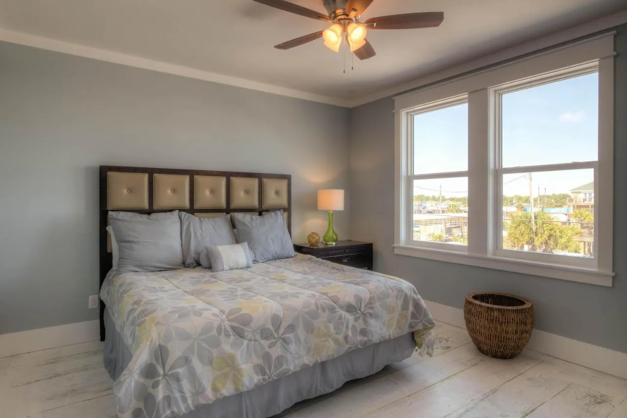 Holiday home Making Waves - Huge Heated Beachfront Pool Hot Tub! Best In Pcb! Panama City Beach United States