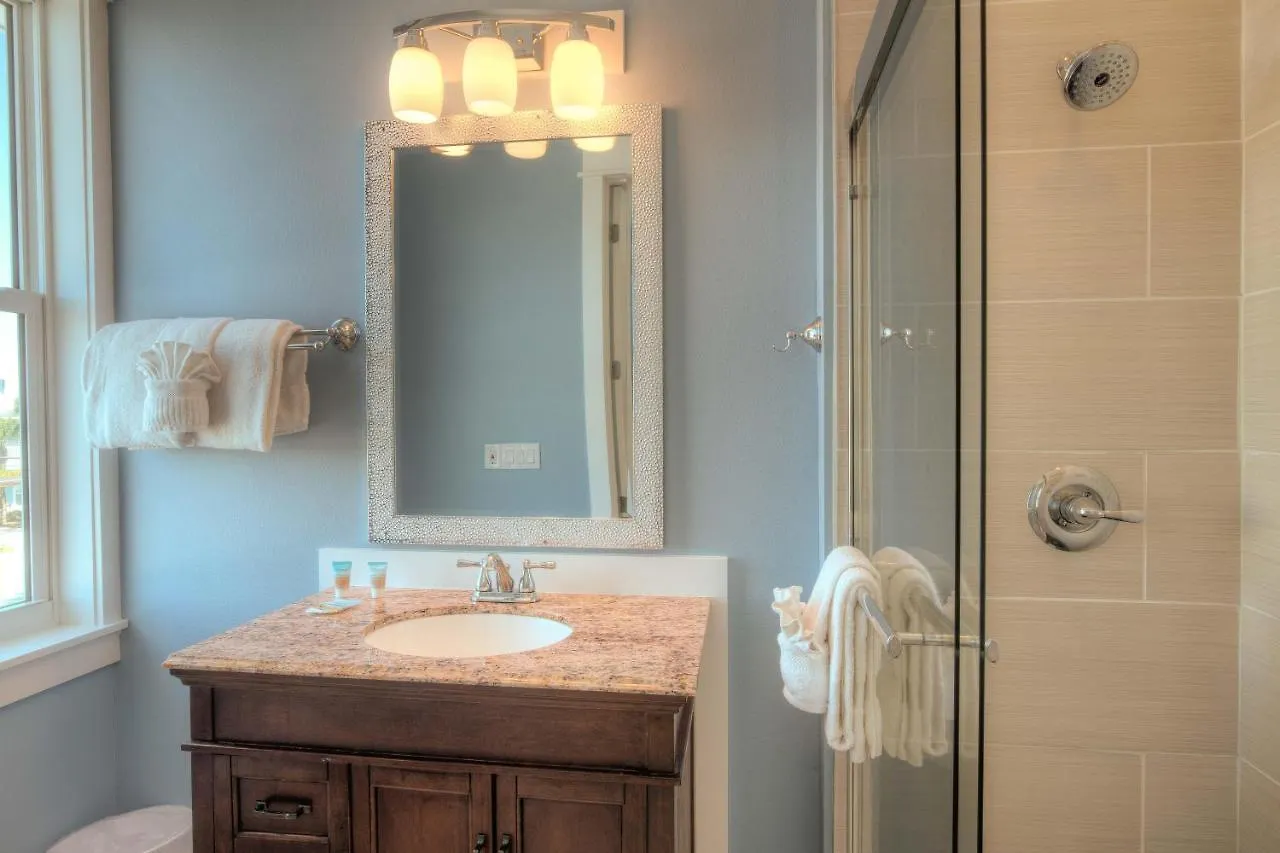 Making Waves - Huge Heated Beachfront Pool Hot Tub! Best In Pcb! Panama City Beach Holiday home