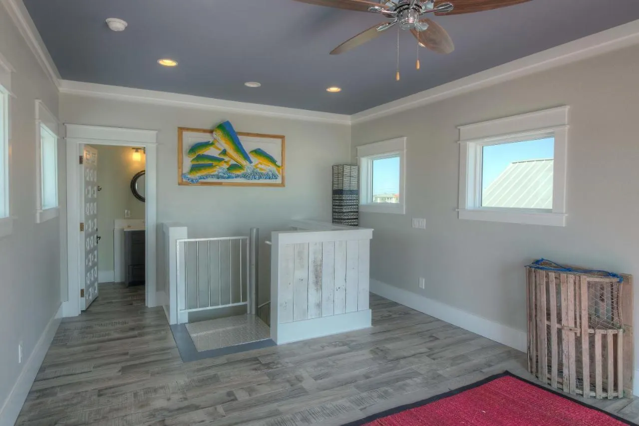 Holiday home Making Waves - Huge Heated Beachfront Pool Hot Tub! Best In Pcb! Panama City Beach