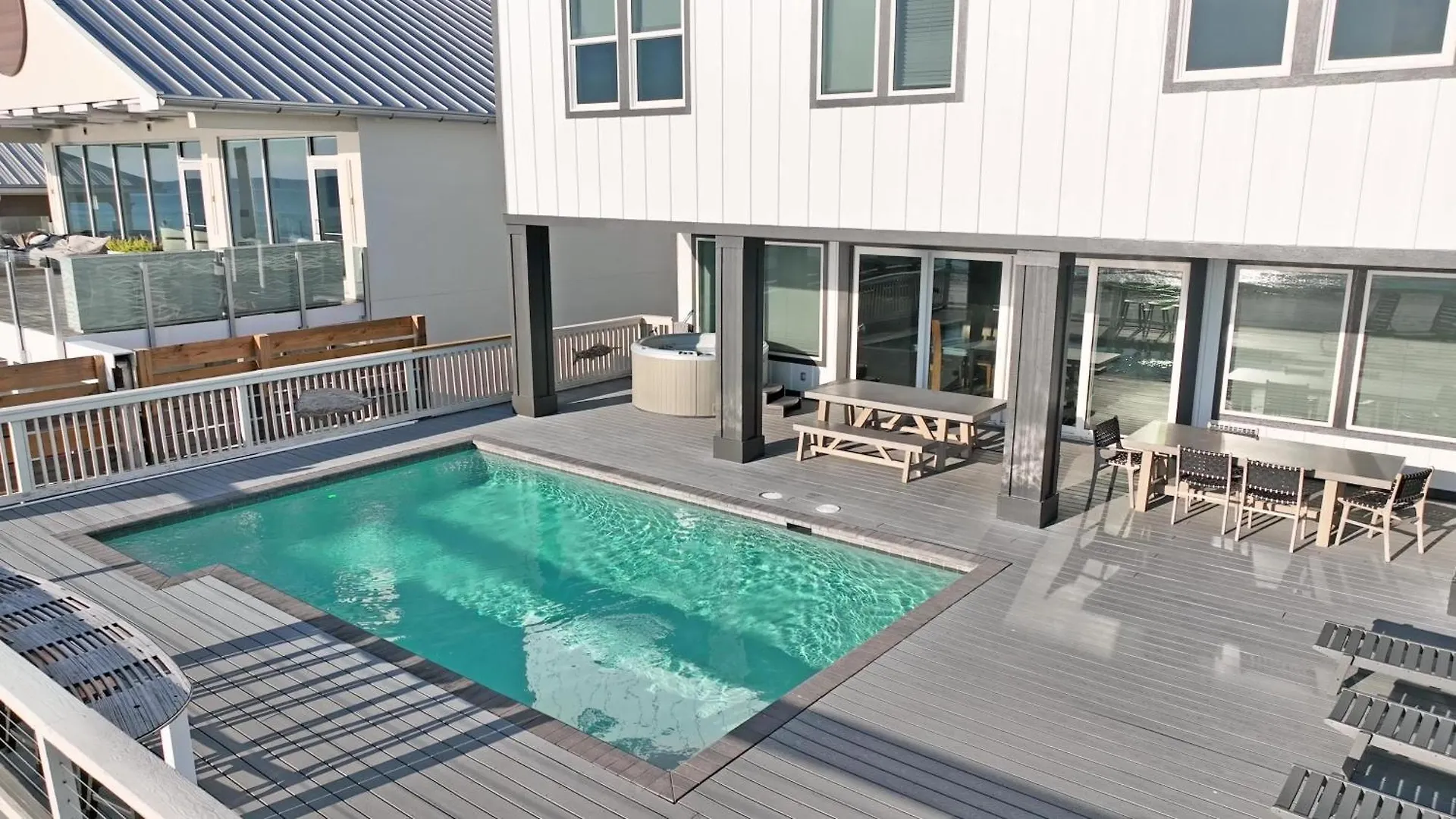 Making Waves - Huge Heated Beachfront Pool Hot Tub! Best In Pcb! Panama City Beach